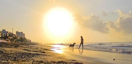 Amanecer en la playa de Calafell.