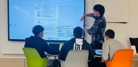 Alumnos del Grado de Dietética que ofrece Eixample Clínic