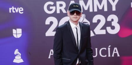 Bizarrap acude a ver a Messi sin sus míticas gafas y gorra y nadie lo reconoce