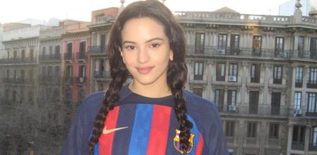 Las camisetas de fútbol se convierten en tendencia fuera del campo de juego.