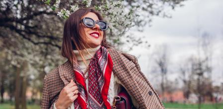 Los pañuelos son una prenda versátil, ideal para combinar también en otoño.