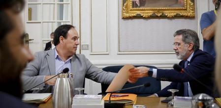 El portavoz del PP en Les Corts, Juanfran Pérez Llorca, junto al vicepresidente primero de Les Corts Valencianes.