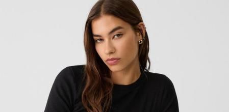 Vestido negro de Stradivarius