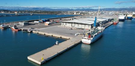 muelle de Cantabria, del puerto de Tarragona, donde se proyecta la instalación de un centro de recepción de residuos