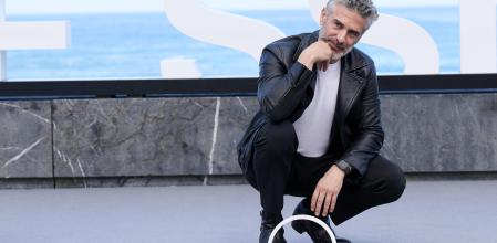 SAN SEBASTIAN, SPAIN - SEPTEMBER 24: Actor Leonardo Sbaraglia attends the 'El Hombre Que Amaba los Platos Voladores' photocall during the 72nd San Sebastian International Film Festival at the Kursaal Palace on September 24, 2024 in San Sebastian, Spain. (Photo by Carlos Alvarez/Getty Images)