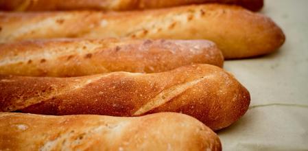 El pan engordará menos si lo congelas y lo tuestas antes de comértelo.