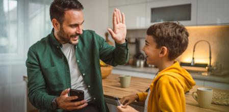 El uso de las redes por parte del colegio con los padres también puede unir a las familias.