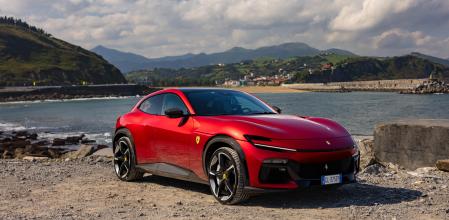 El verdadero pura sangre con motor V12 de gasolina y 725 CV, es un modelo único y extraordinario por su belleza y presentaciones