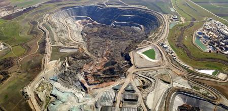 Vista aérea de la mina de cobre Las Cruces (Sevilla)