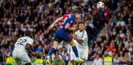 Real Madrid FC Barcelona en el Santiago Bernabeu Robert Lewandowski Lamine Yamal