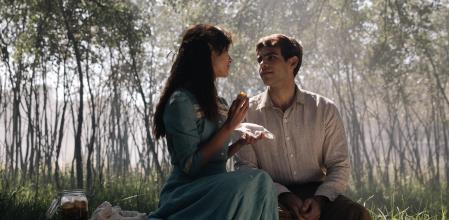 Tita de la Garza (Azul Guaita Bracamontes) y Pedro Múzquiz (Andrés Baida) se enamoraron en un maizal de niños.