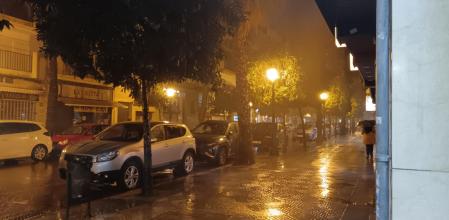 La lluvias azotan en la capital onubense en la jornada de este jueves.