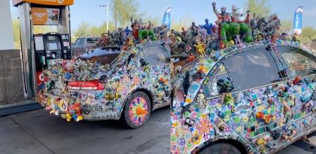 coche decorado muñecos
