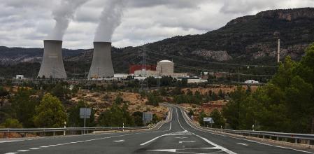 La central nuclear de Cofrentes, a 17 de octubre de 2024, en Valencia, Comunidad Valenciana (España). La consellera de Industria, Innovación, Comercio y Turismo, Nuria Montes, pidió el pasado miércoles 16 de octubre al Gobierno central que no cierre la central nuclear de Cofrentes (Valencia) porque genera el equivalente al 45% de la energía que consume la Comunitat Valenciana y “no habrá renovables suficientes para suplir su producción”.