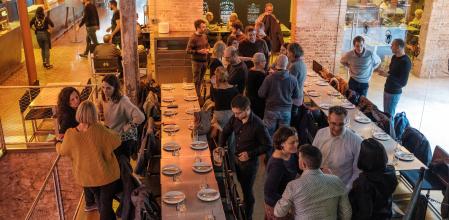 Las tradicionales cenas que llevan a cabo las empresas las semanas previas a la Navidad 