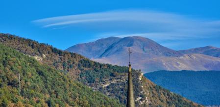 Nube de viento coronando el Puigmal.