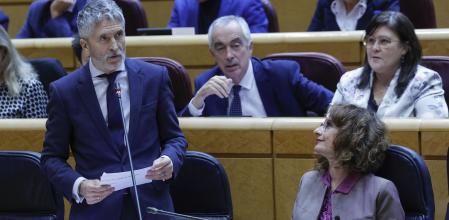 El ministro del Interior, Fernando Grande Marlaska, interviene en presencia de la vicepresidenta primera, María Jesús Montero FE/ Zipi