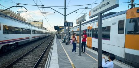 Foto PAULA SAMA 09/09/2024. Estación de Rodalies Renfe de Montcada i Reixac tras el atropello mortal de una joven de 17 años en el paso a nivel de la misma.