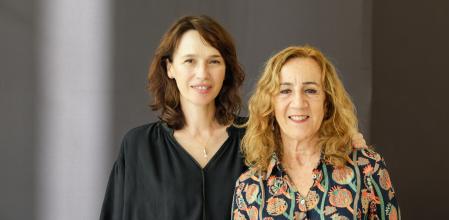 La actriz Ariadna Gil y la directora, Carme Portaceli, hablan sobre la puesta en escena de la obra del novelista ruso. La actriz Ariadna Gil protagoniza 'Anna Karènina', que Carme Portaceli dirige en el TNC.