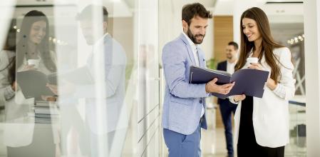 Un máster o MBA te ofrece conocimientos concretos y especializados y te cambia la mentalidad por una más analítica y estratégica.