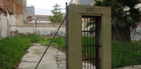 La puerta eterna de la calle Ramon Turró.