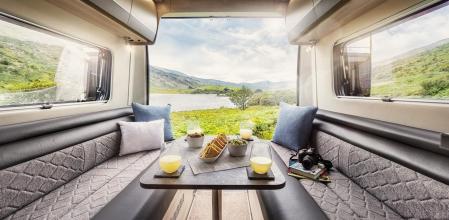 Su interior ofrece unas excelentes vistas panorámicas del entorno gracias a las amplias superficies acristaladas.