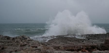 Grandes olas en la costa de Mallorca en una imagen de archivo.
