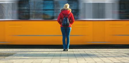 La soledad no deseada ejerce un impacto negativo en el bienestar y la salud emocional de las personas, sobre todo en Navidad.