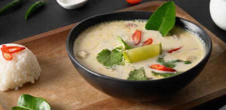 Sopa Tom Kha estilo vegetariano