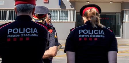 Foto Marti Gelabert 24/07/2024 Los Mossos de Esquadra estrenan nuevas dependencias en el Aeropuerto de Barcelona Josep Tarradellas El Prat. El conseller de Interior, Joan Ignasi Elena, y el comisario jefe de los Mossos, Eduard Sallent, inauguran la nueva comisaria de policia.