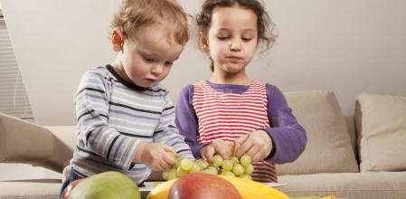 Los médicos hacen una campaña de prevención de atragantamientos de cara a las uvas de Nochevieja