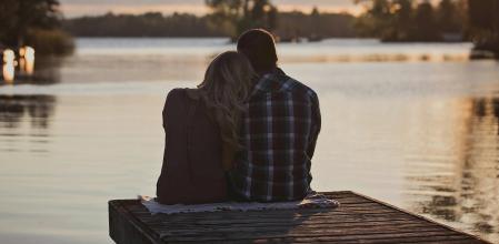 El síndrome del impostor en la pareja se da en personas con baja autoestima.