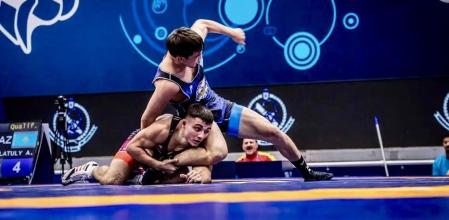 Denis Kodakov, por debajo de un adversario, meses atrás