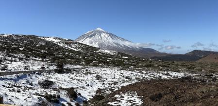 El Teide nevado.