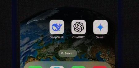 Artificial intelligence mobile apps for DeepSeek, ChatGPT and Google Gemini arranged in Riga, Latvia, on Monday, Jan. 27, 2025. Chinese artificial intelligence startup DeepSeek rocked global technology stocks Monday, raising questions over America#{emoji}146;s technological dominance. Photographer: Andrey Rudakov/Bloomberg