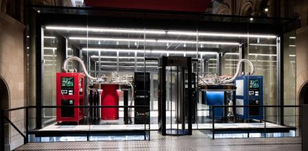 El computador cuántico, compuesto por dos máquinas que forman un solo sistema, instalado en la capilla de la Torre Girona del BSC&nbsp;