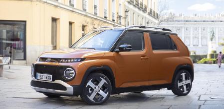 A pesar de su reducido tamaño (3,82 m de longitud), el Inster no pasa desapercibido gracias a su llamativo y atractivo diseño exterior&nbsp;