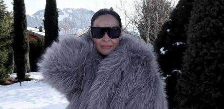 Vicky Martín Berrocal con un maxi abrigo de pelo en Suiza