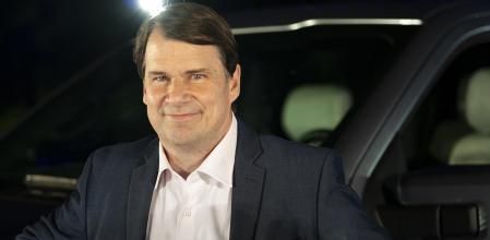 Jim Farley, CEO de Ford: “Nadie ha construido jamás un superdeportivo para grava, arena a alta velocidad ni tierra. Le doy muchas vueltas y, por lo general, se convierte en algo”&nbsp;