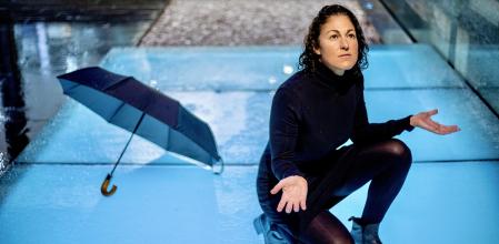 Judith Corachán, triatleta profesional, el miércoles ante la sede de Esade, escenario de la conferencia ‘El caso de éxito de Ironman’