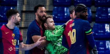 Pérez de Vargas se retiró de la pista en brazos de sus compañeros Mem, N'Guessan y Frade