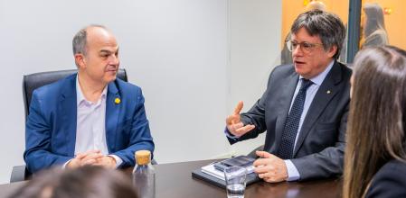 El secretario general de Junts, Jordi Turull, junto al expresident Carles Puigdemont, presidente de la formación, en Bruselas 