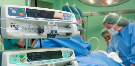 El Hospital de Guadalajara participa en un estudio que relaciona los protocolos de recuperación acelerada con una mayor supervivencia a medio y largo plazo tras una cirugía por cáncer colorrectal JCCM (Foto de ARCHIVO) 15/11/2020