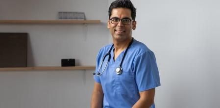 El especialista Saurabh Sethi recomienda esta hierba para mejorar la salud de los riñones.