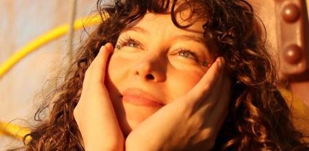 Afrontar los problemas de apego no resueltos y superar heridas del pasado ayuda a ser feliz en la madurez