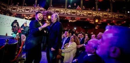 FOTO ALEX GARCIA JOAN MANUEL SERRAT ES EL INVITADO DE HONOR DEL GREMIO DE LA RESTAURACION EN SU FIESTA CELEBRADA EN LA PALOMA. CON LA CANTANTE LOLITA FLORES Y DUO CON EL CANTAOR MIGUEL POVEDA 2025/02/25