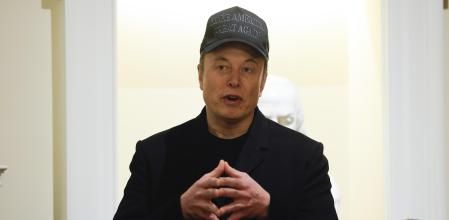 Elon Musk durante una charla en la Casa Blanca