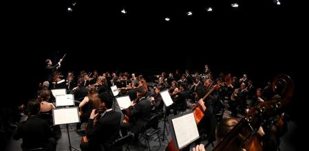 Ton Koopman y Alexandra Soumm, acompañados por la Franz Schubert Filharmonia, ofrecen un programa que combina la maestría de Bach y la majestuosidad de Mozart