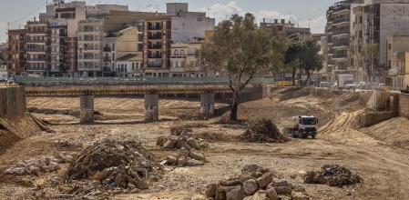 Limpieza del cauce del barranco del Poyo en Paiporta