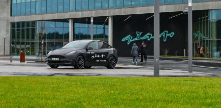 El error que admite Elon Musk con la conducción autónoma de sus coches Tesla después de años de promesas: “Será doloroso y difícil, pero lo haremos”